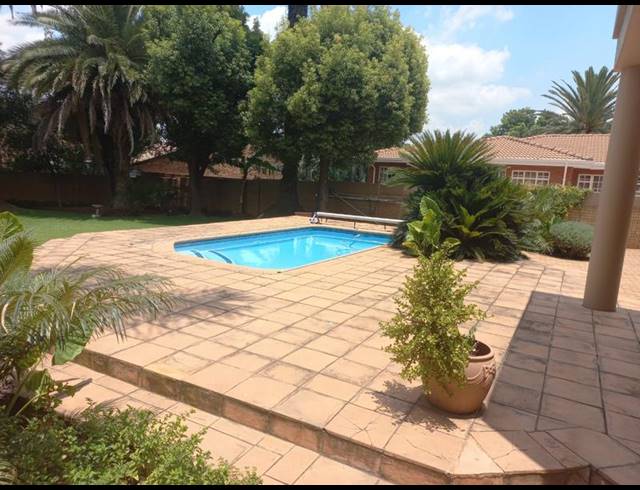 5 BEDROOM HOUSE FOR SALE IN SUNWARD PARK